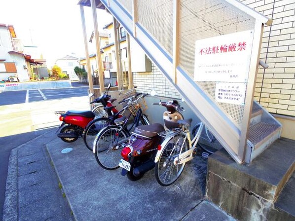 草薙駅 徒歩4分 2階の物件外観写真
